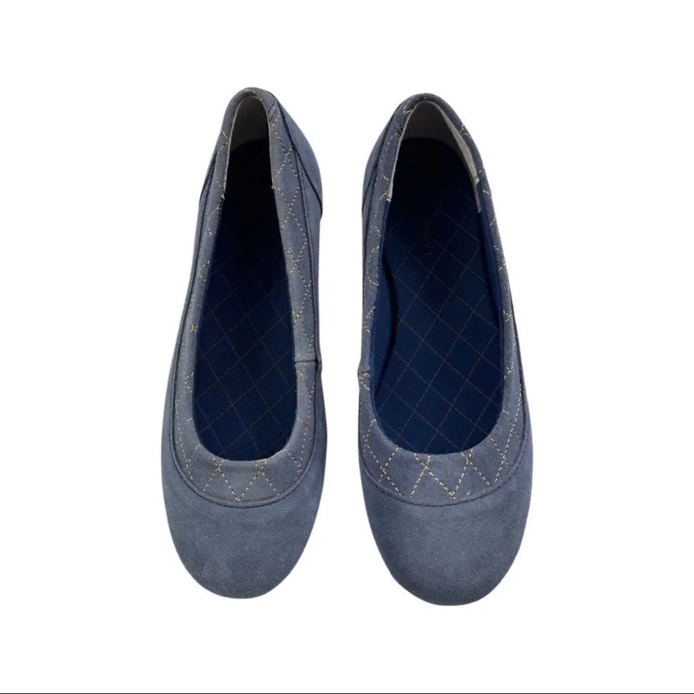 Lands End Women’s Suede Flats • Size 6M • NWOT